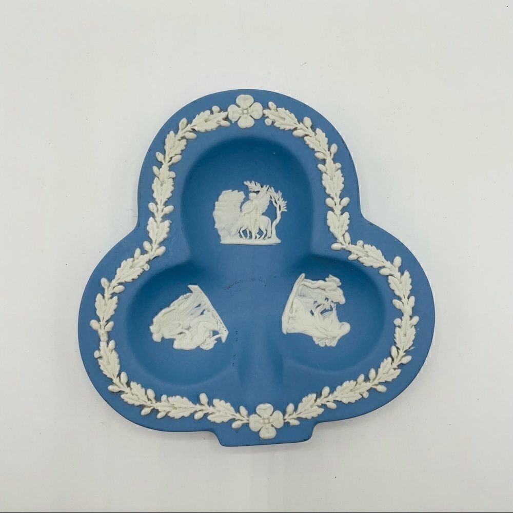 Vintgae Wedgwood Jasperware Club Ahshtray